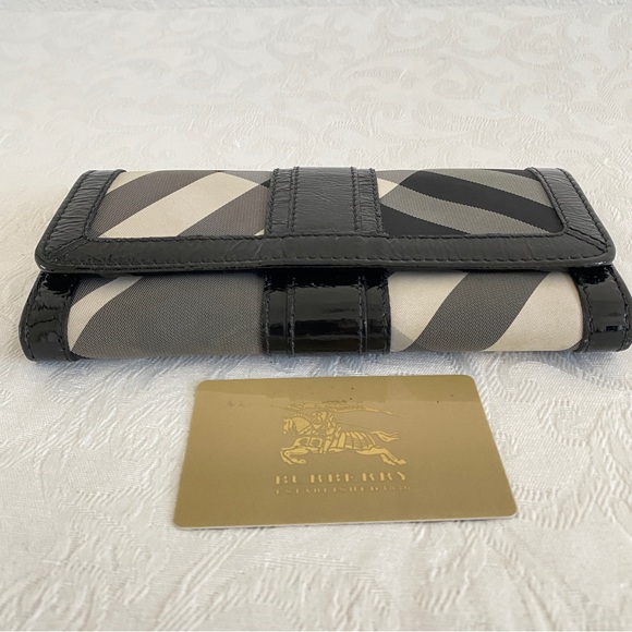 Burberry check wallet - Picture 9 of 13